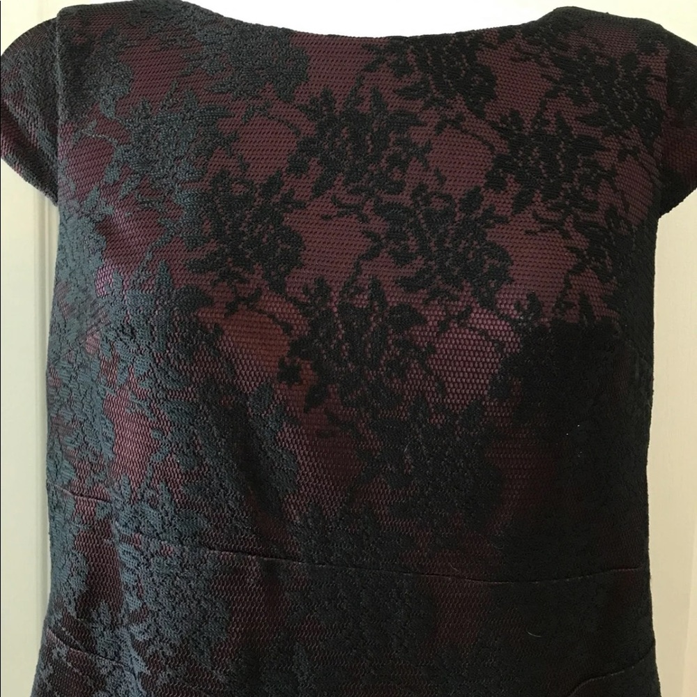 Lace overlay A-line dress - Picture 2 of 7